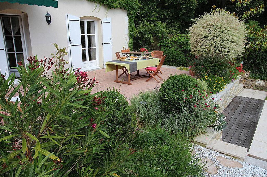 Bed and Breakfast Logis Du Lievre D'Or Монбазон Экстерьер фото