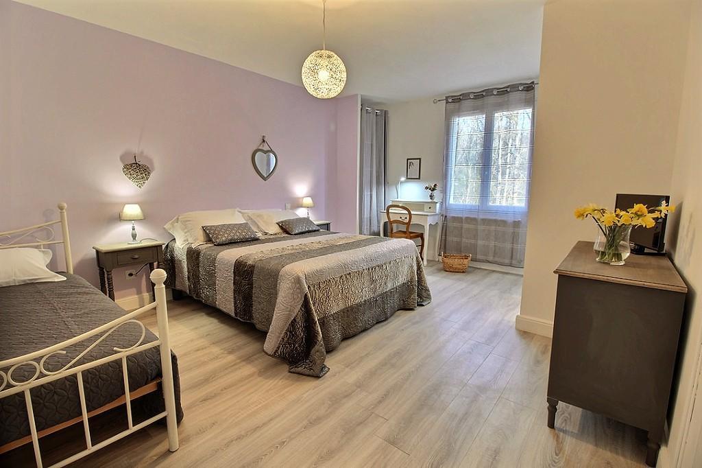 Bed and Breakfast Logis Du Lievre D'Or Монбазон Экстерьер фото