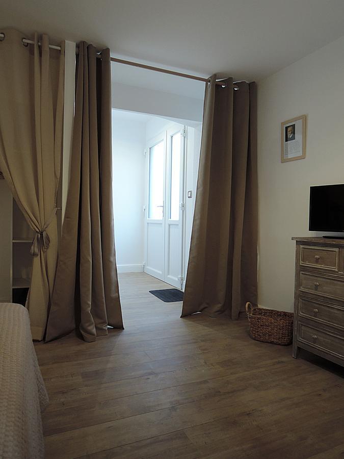 Bed and Breakfast Logis Du Lievre D'Or Монбазон Экстерьер фото