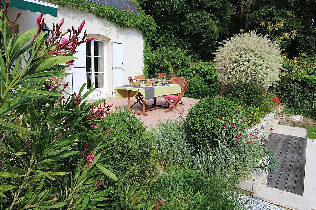 Bed and Breakfast Logis Du Lievre D'Or Монбазон Экстерьер фото